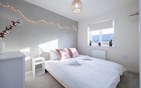 Trox Home - Cosy Vibes - Free Parking - Zero Fuss